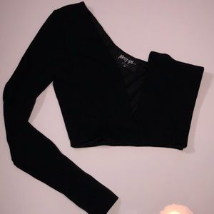 Vcut One-shoulder Black crop top